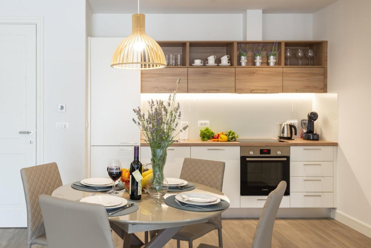 Lustica Apartments Central ติวัต ภายนอก รูปภาพ