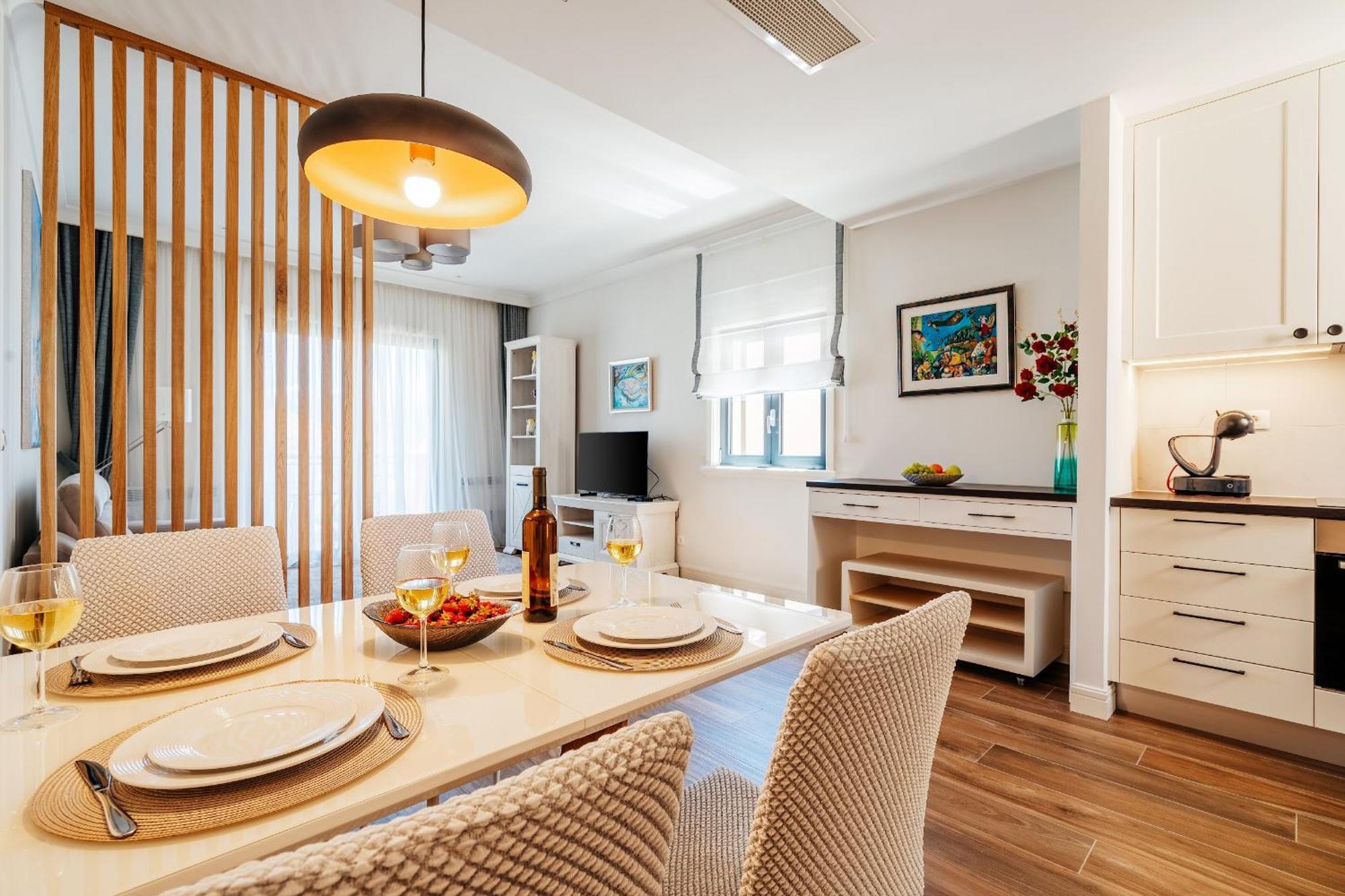 Lustica Apartments Central ติวัต ภายนอก รูปภาพ